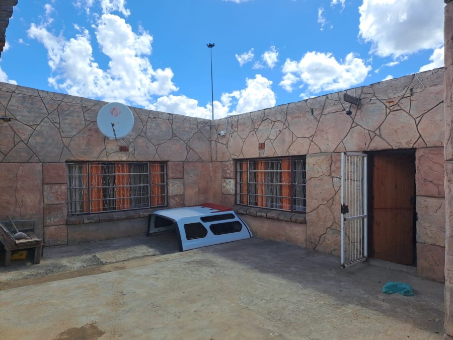 3 Bedroom Property for Sale in Botshabelo R Free State